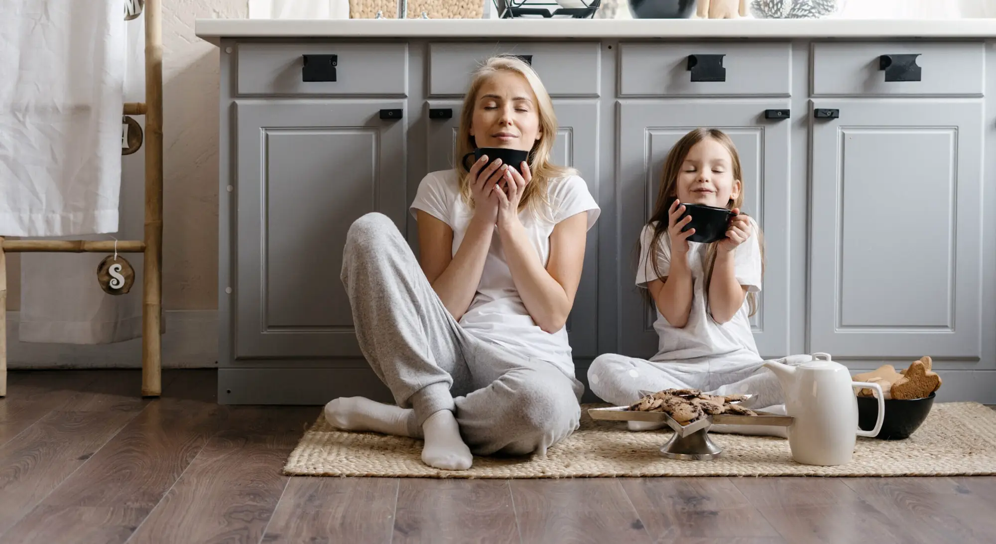 Mother daughter laminate kitchen floor scaled e1715642729724
